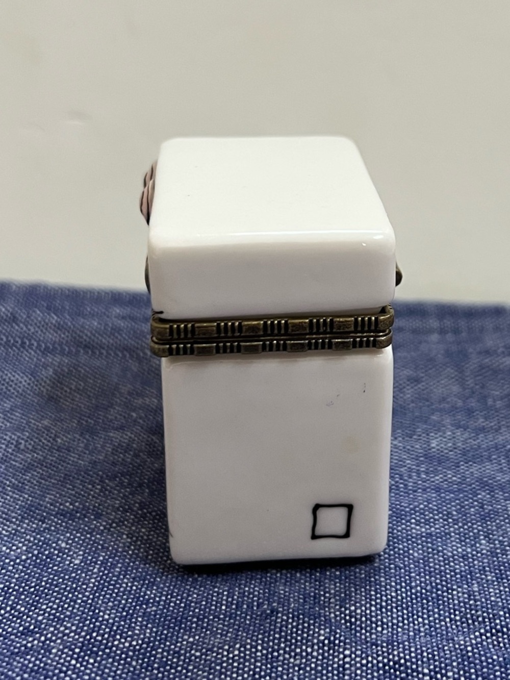 Washing Machine Trinket Box WITH Shirt Trinket Laundry Hinged Lid White - Picture 2 of 13